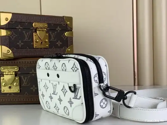 Firstbags ru review Alpha-11.0*18.5*6.5CM Nano VUITTON LOUIS 0625